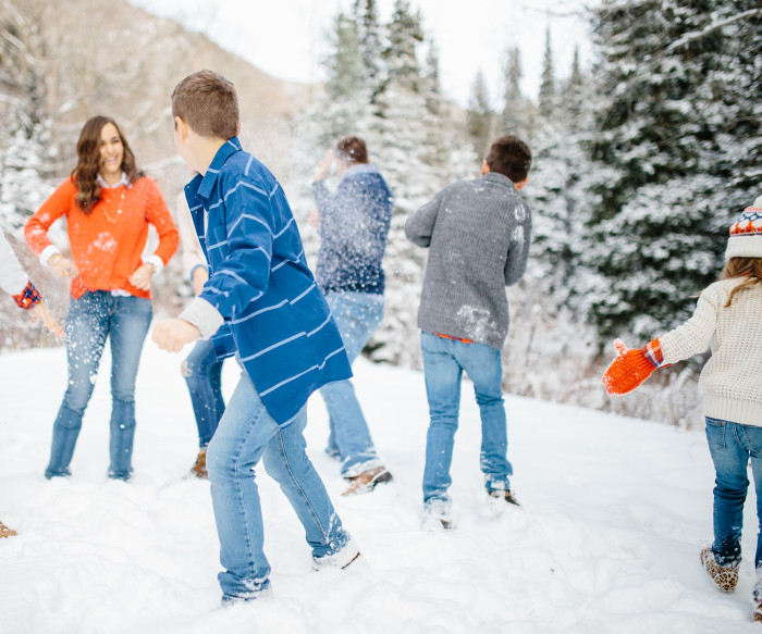 family-snow-ball-fight-2